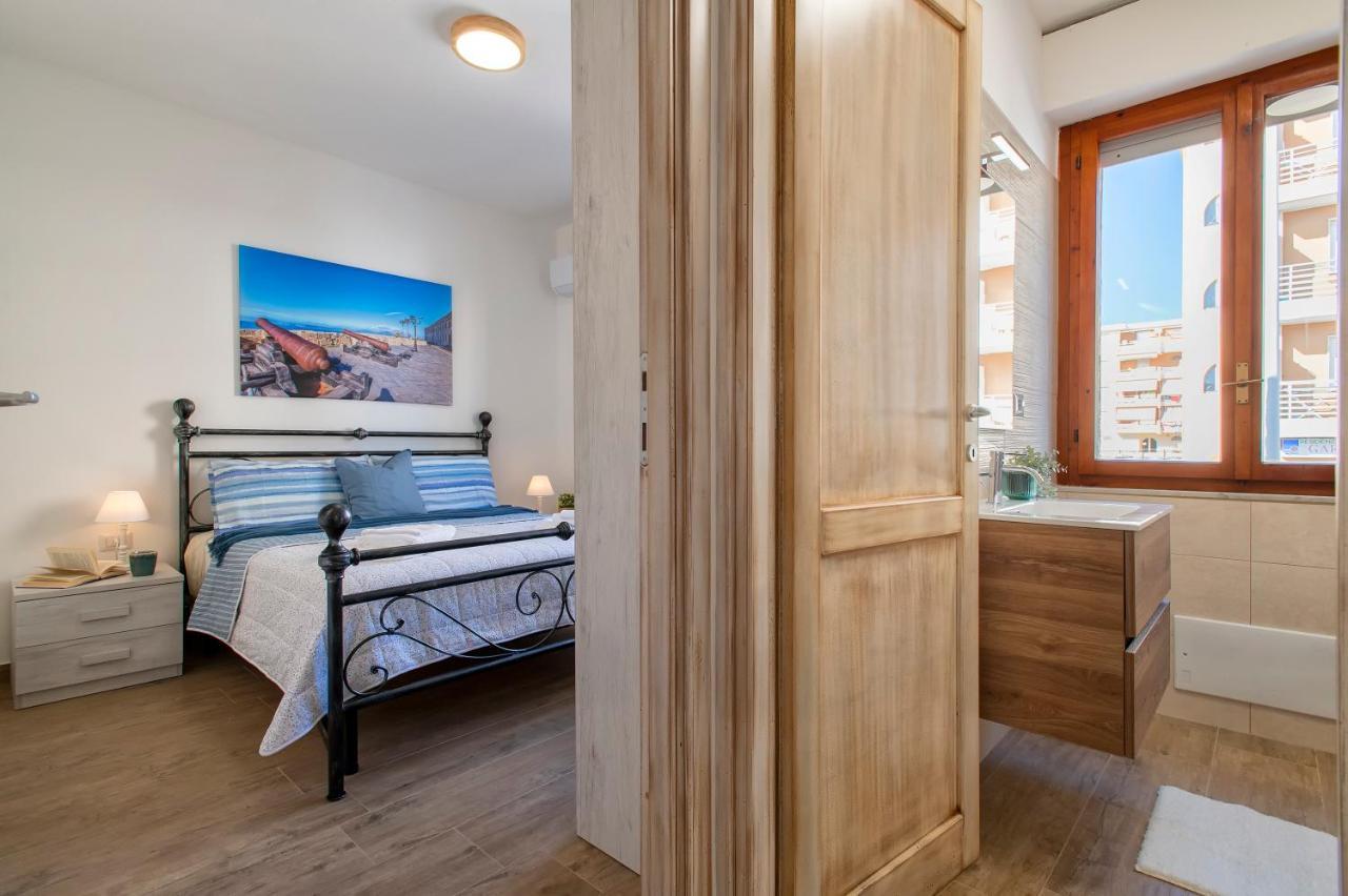 Pufferfish Apartment With Private Terrace Alghero Buitenkant foto